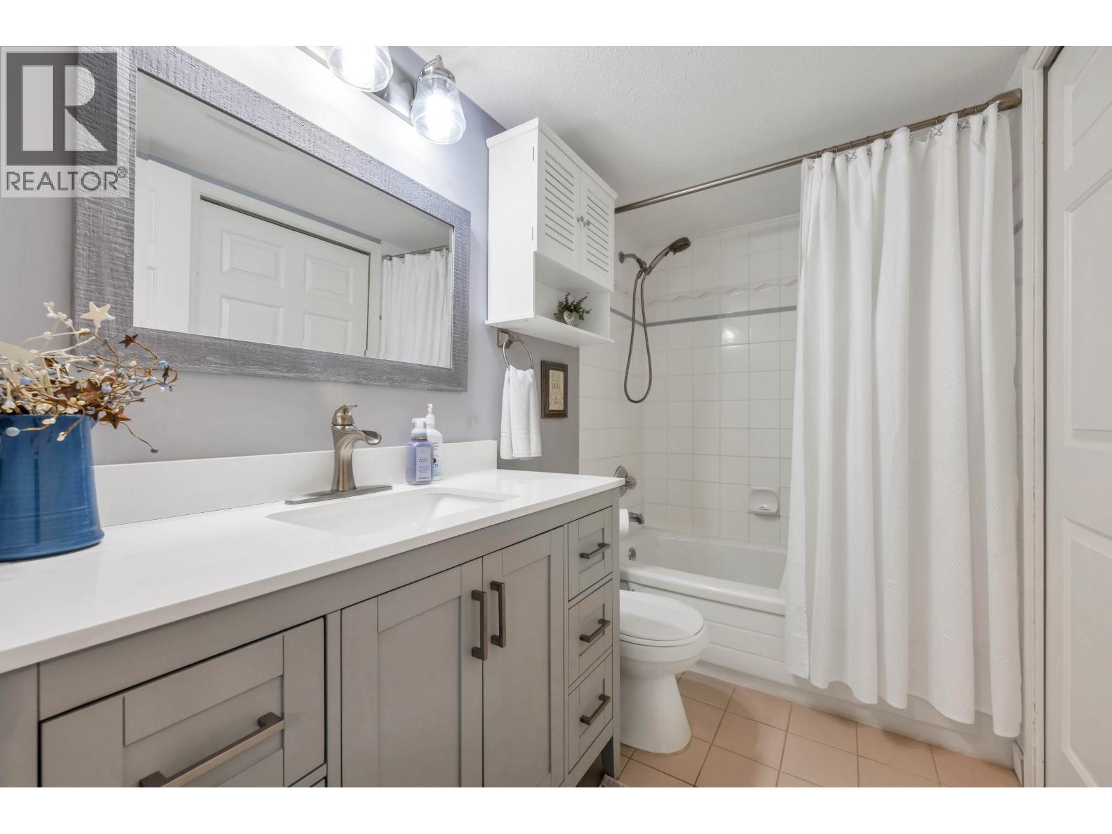 #D205-4845 53 Street, Delta