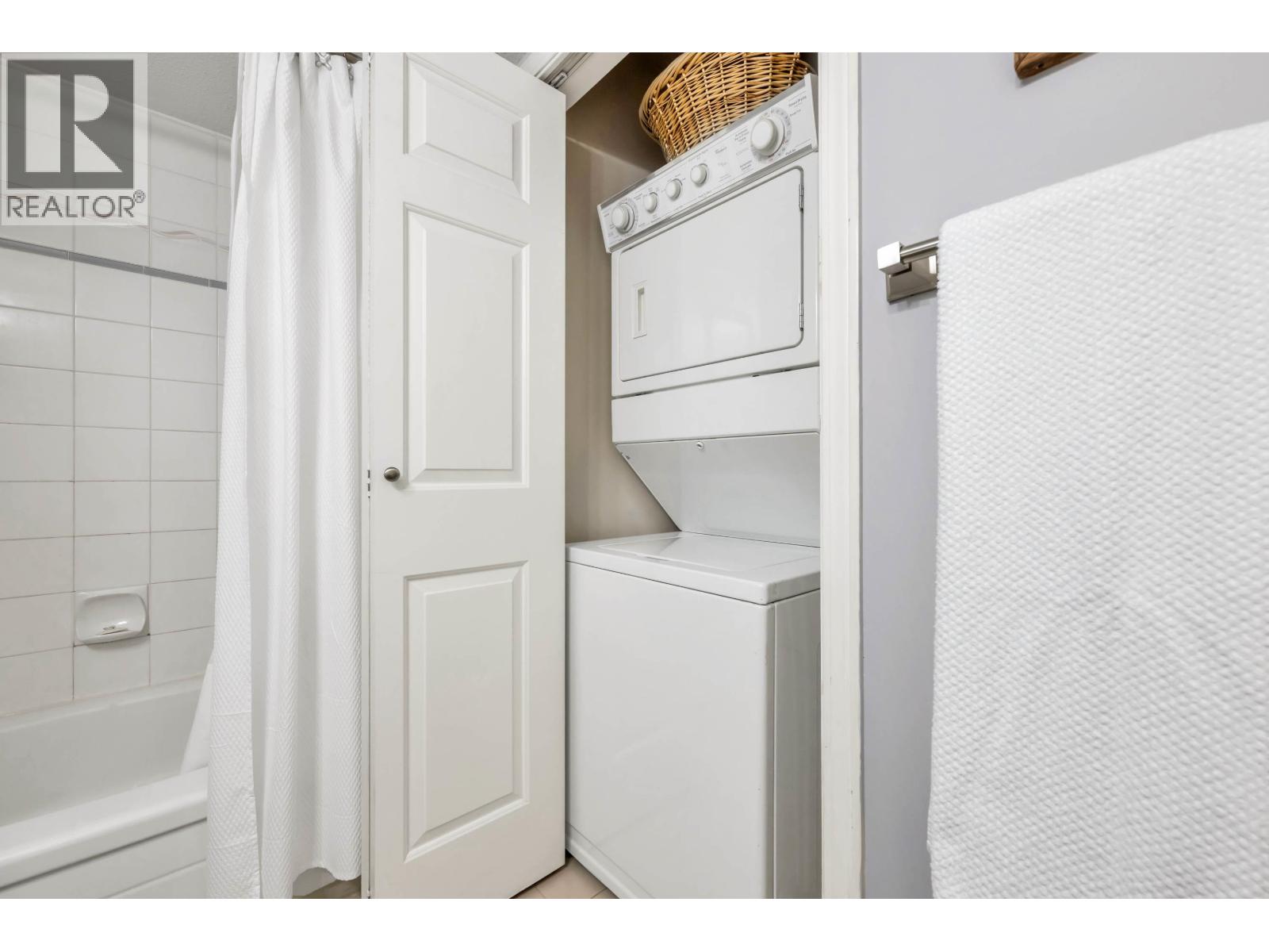 #D205-4845 53 Street, Delta