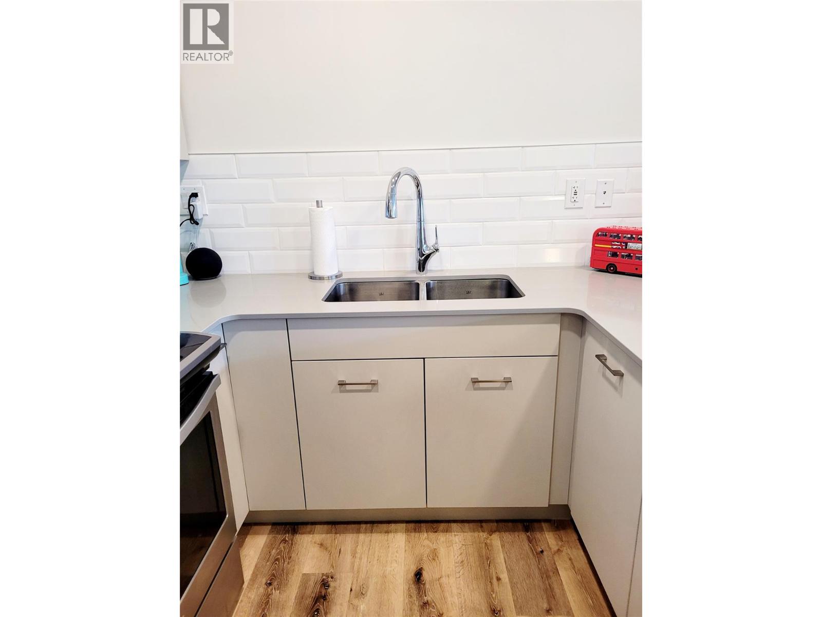 322 722 Valley Road, Kelowna