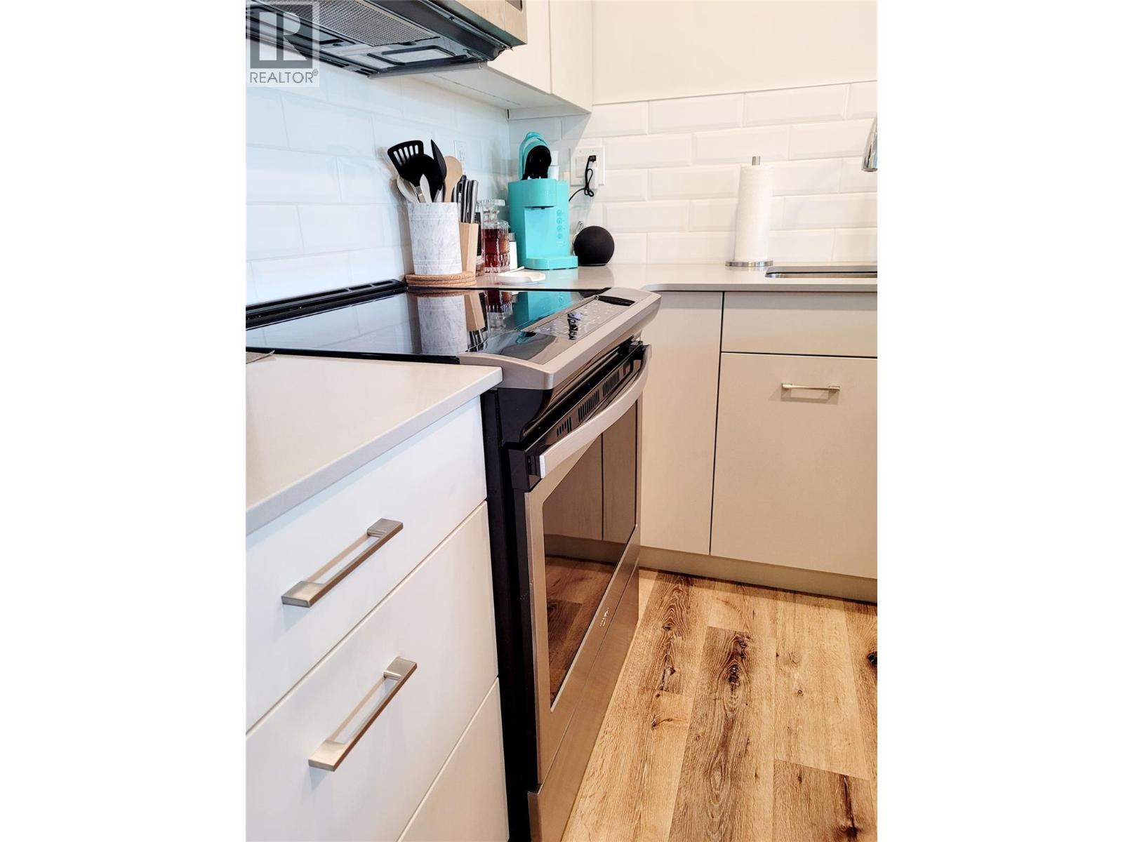 322 722 Valley Road, Kelowna