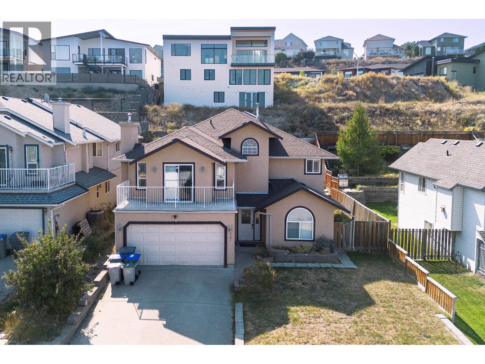 667 DUNROBIN Drive - 2