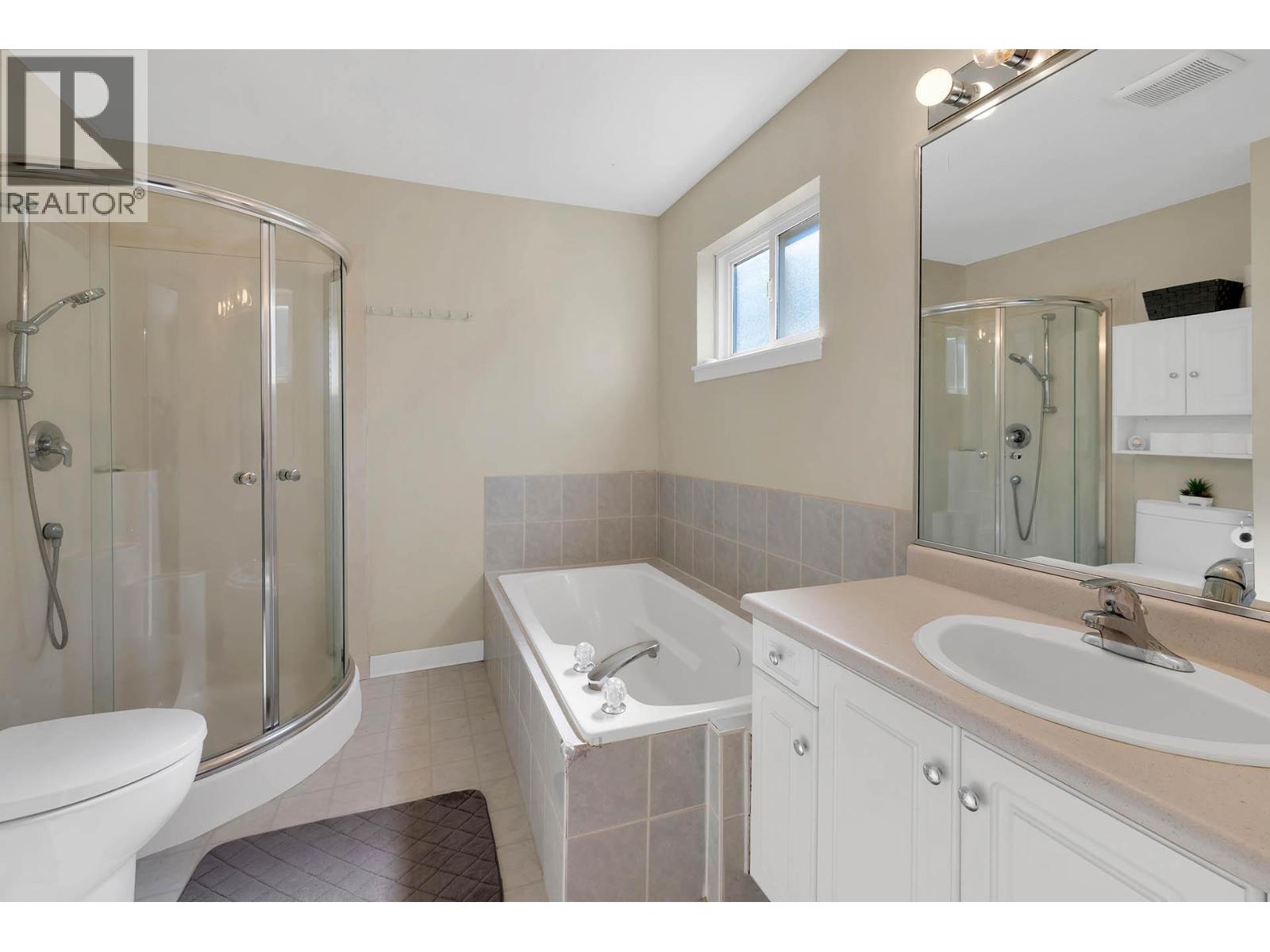 667 DUNROBIN Drive, Kamloops