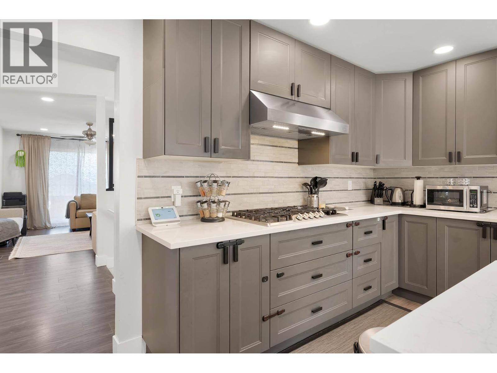 667 DUNROBIN Drive, Kamloops