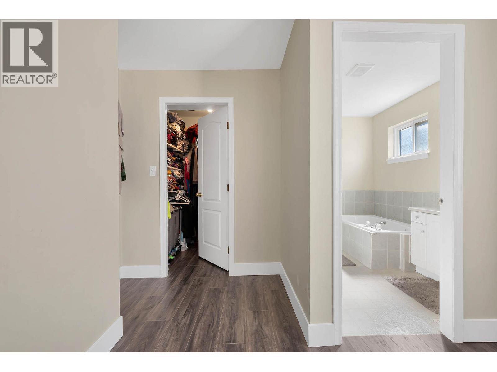 667 DUNROBIN Drive, Kamloops