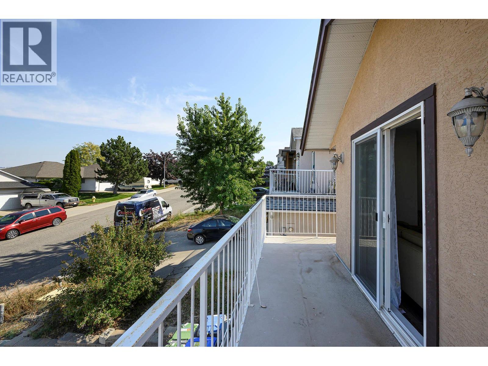 667 DUNROBIN Drive, Kamloops