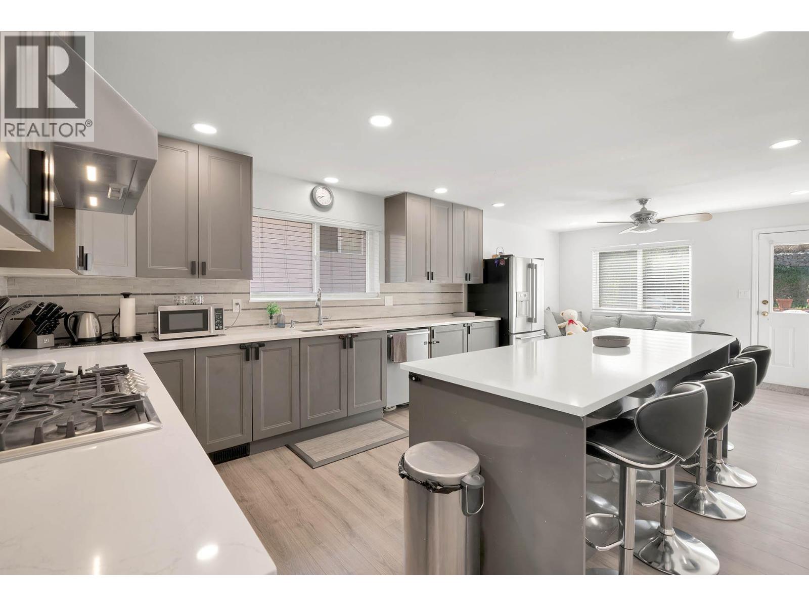 667 DUNROBIN Drive, Kamloops