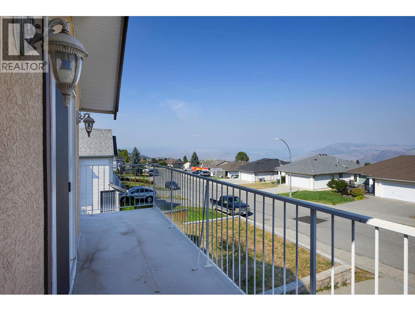 667 DUNROBIN Drive, Kamloops