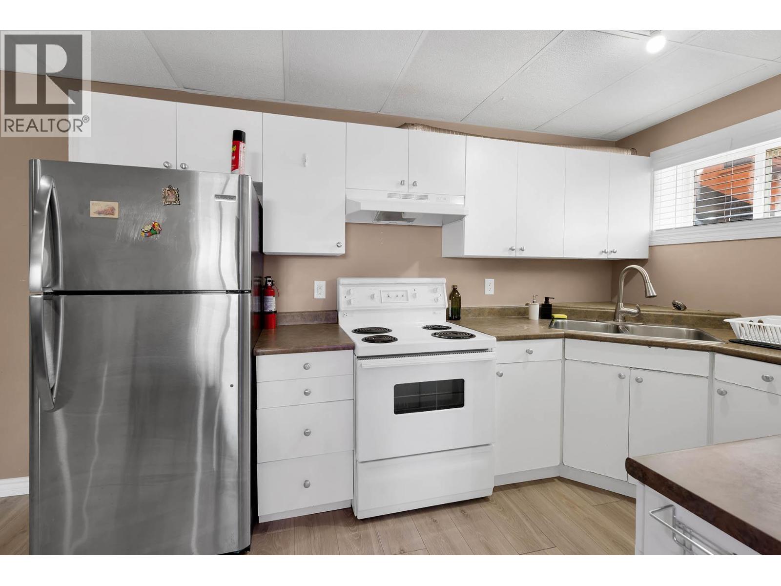 667 DUNROBIN Drive - 34