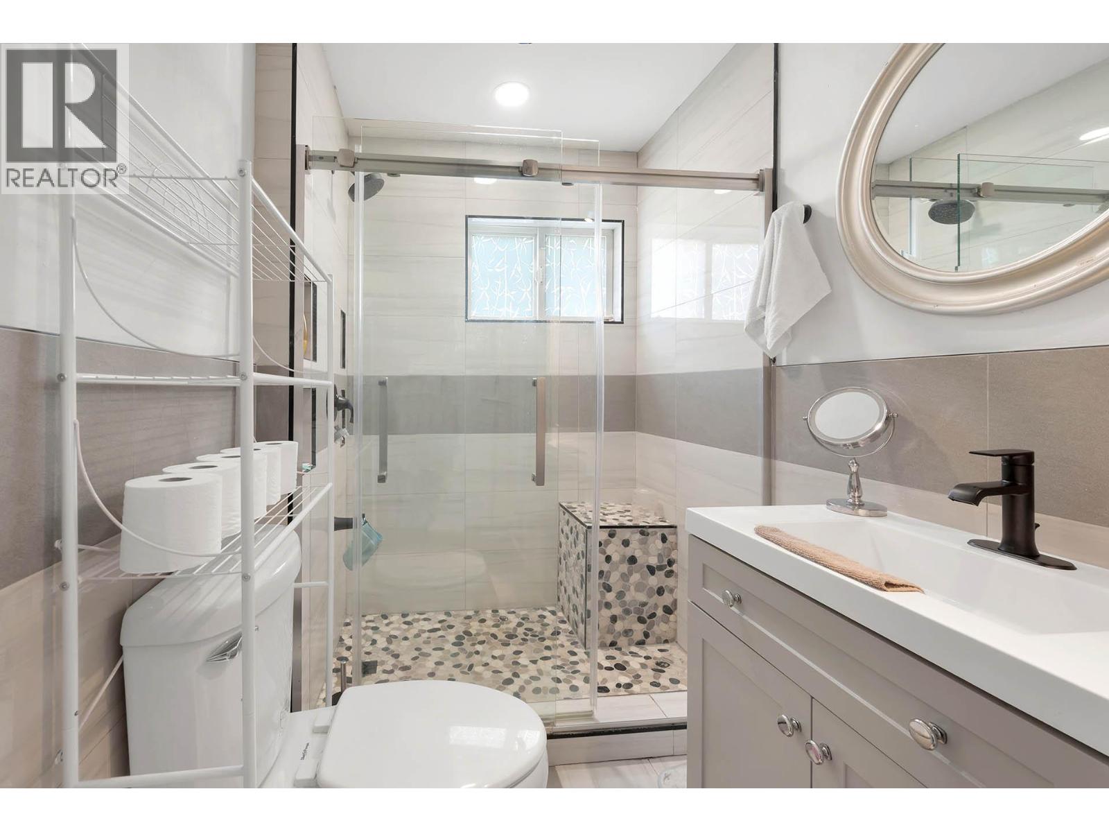 667 DUNROBIN Drive, Kamloops