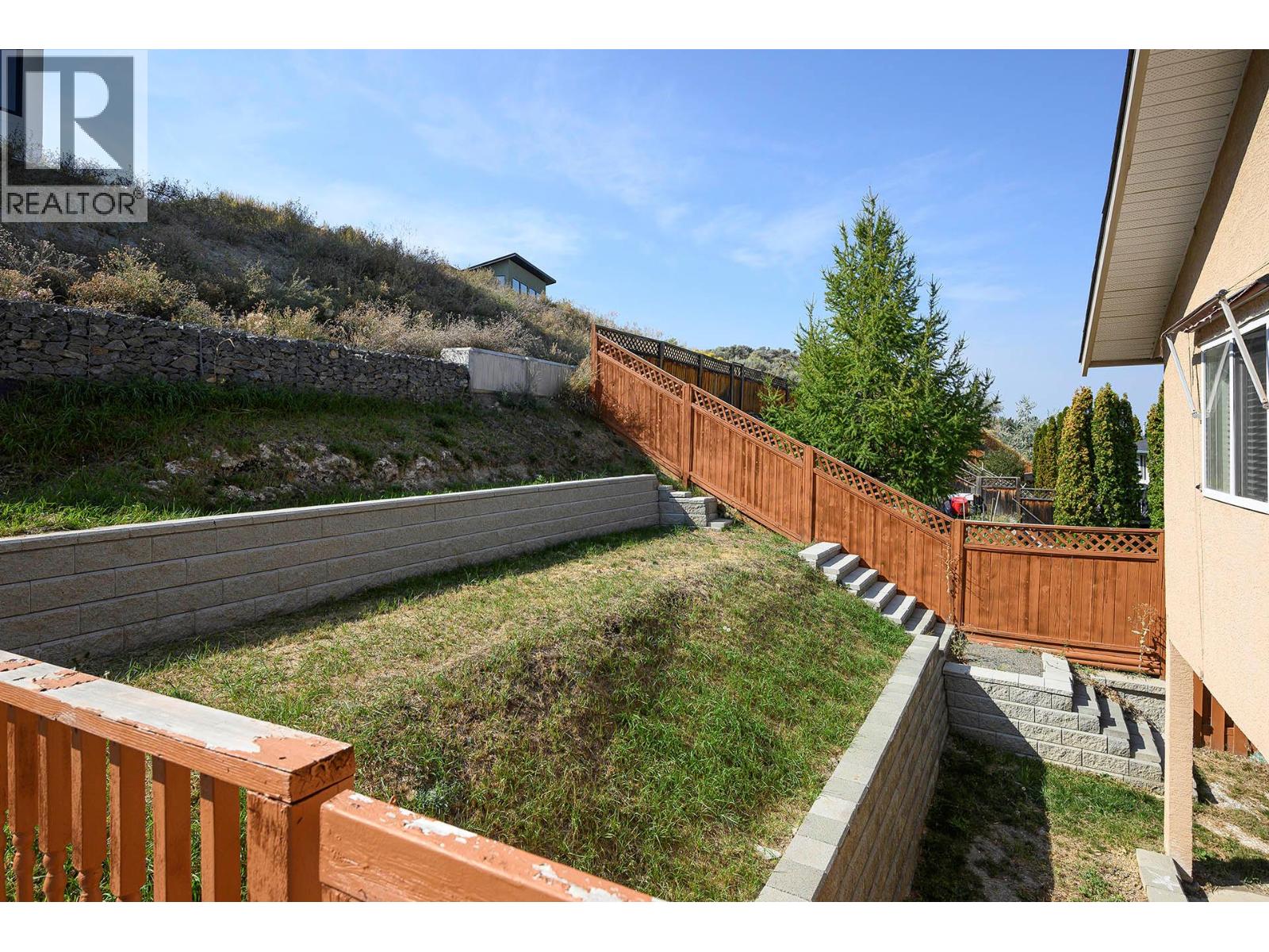 667 DUNROBIN Drive, Kamloops