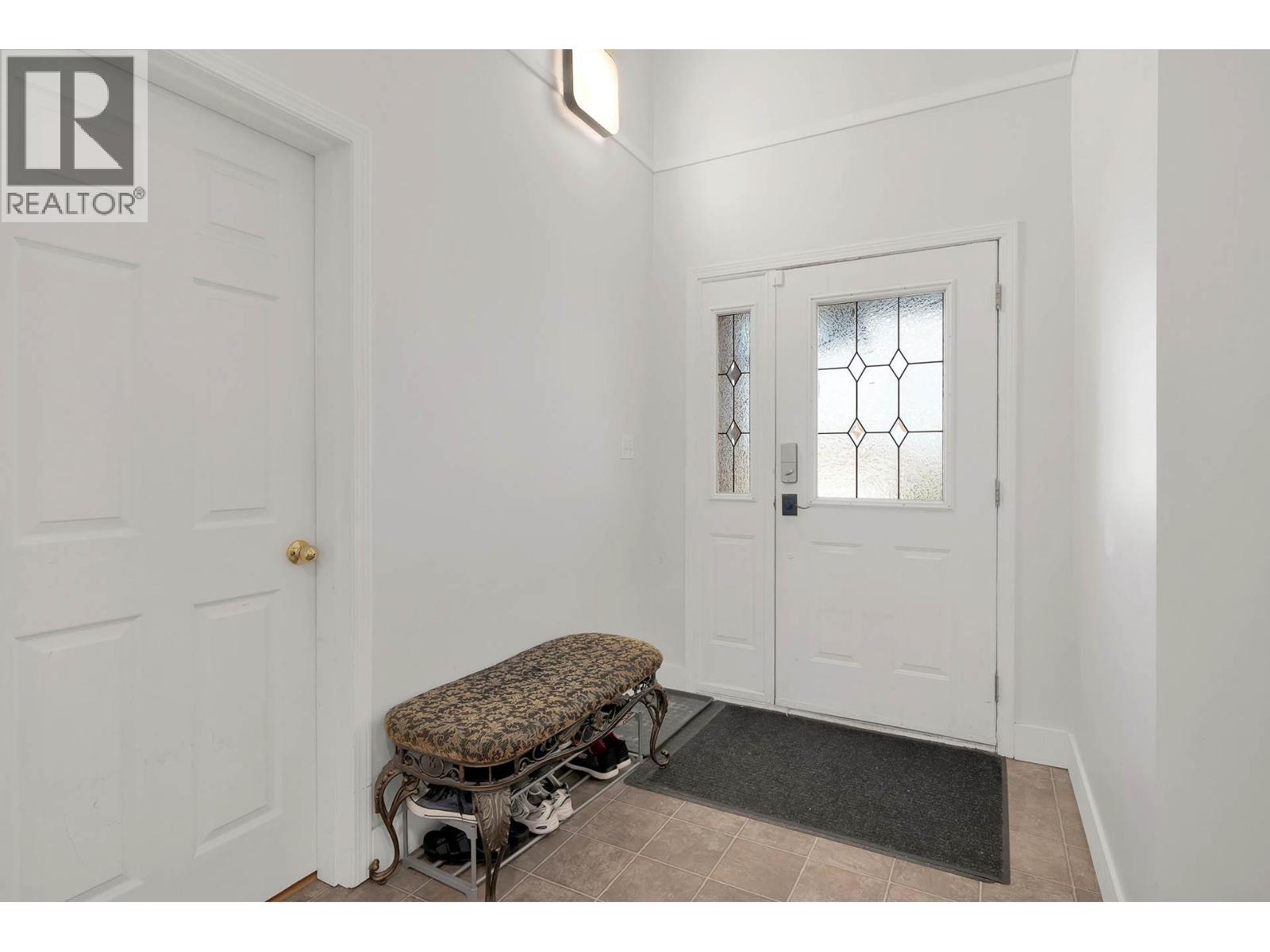 667 DUNROBIN Drive, Kamloops