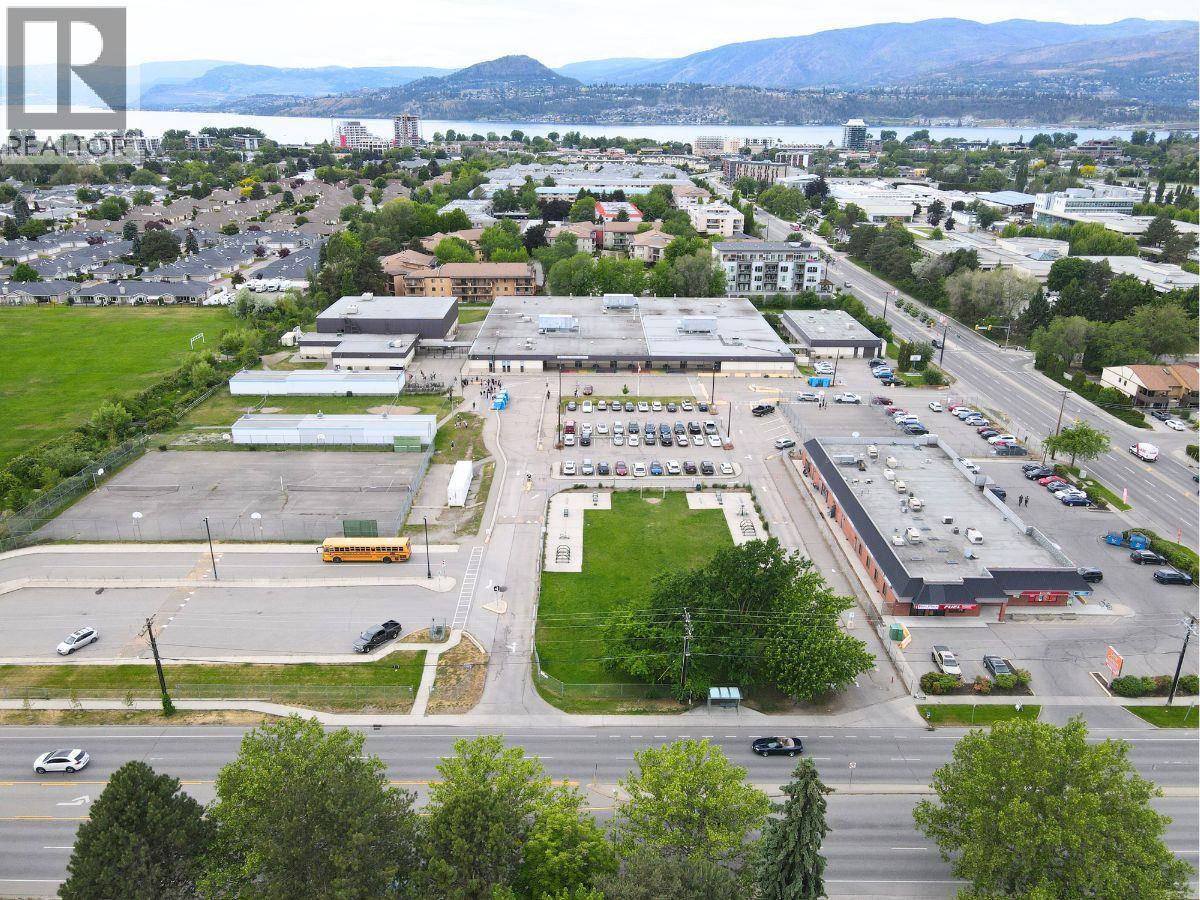 202 3155 Gordon Drive, Kelowna