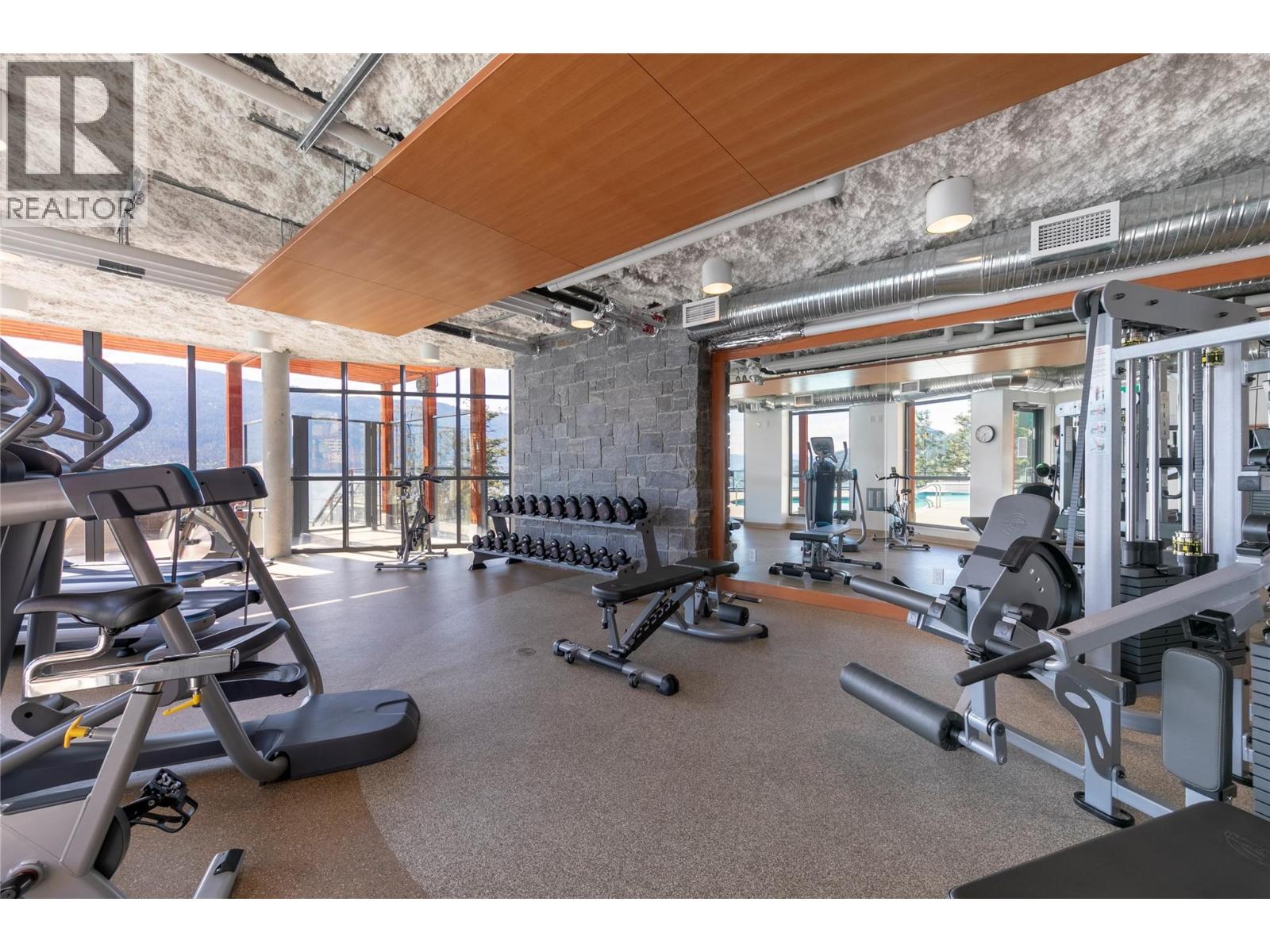 #28 10100 TYNDALL ROAD - 47