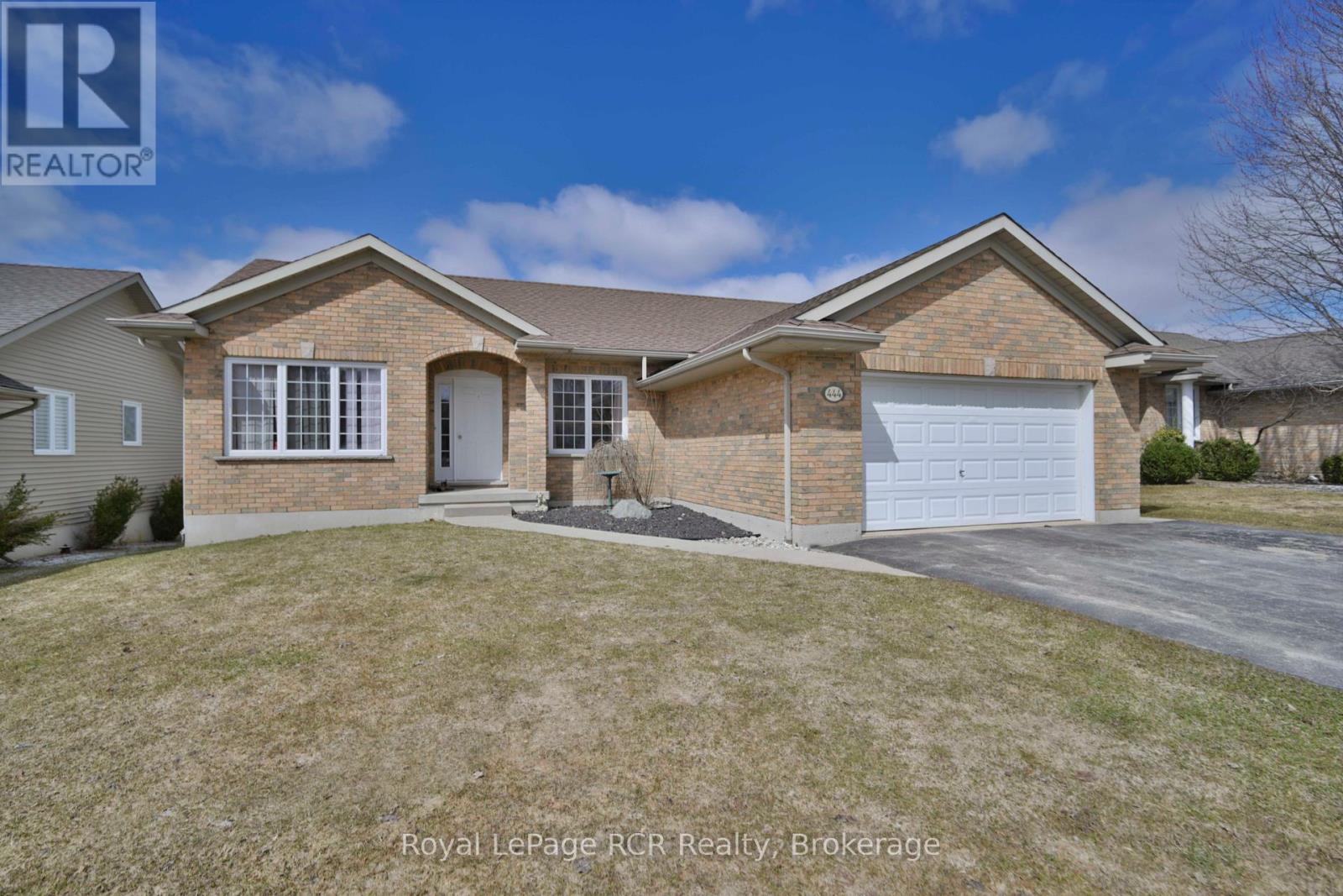 444 GRANDVIEW ROAD - 1