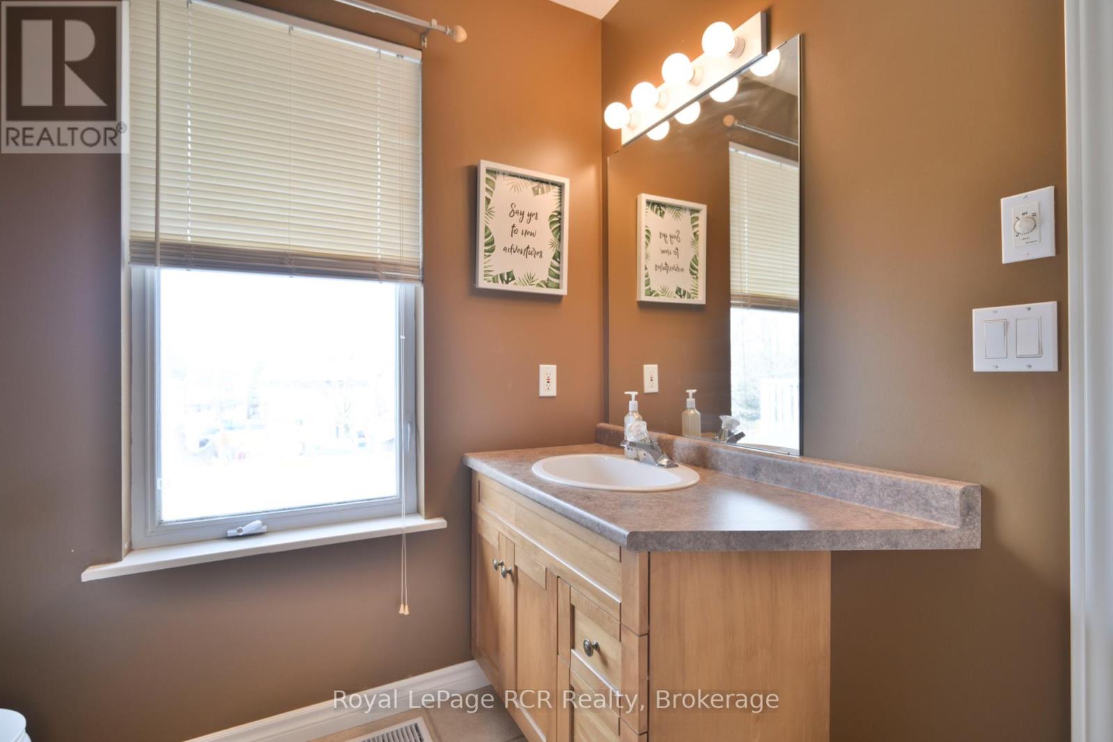 444 GRANDVIEW ROAD - 16