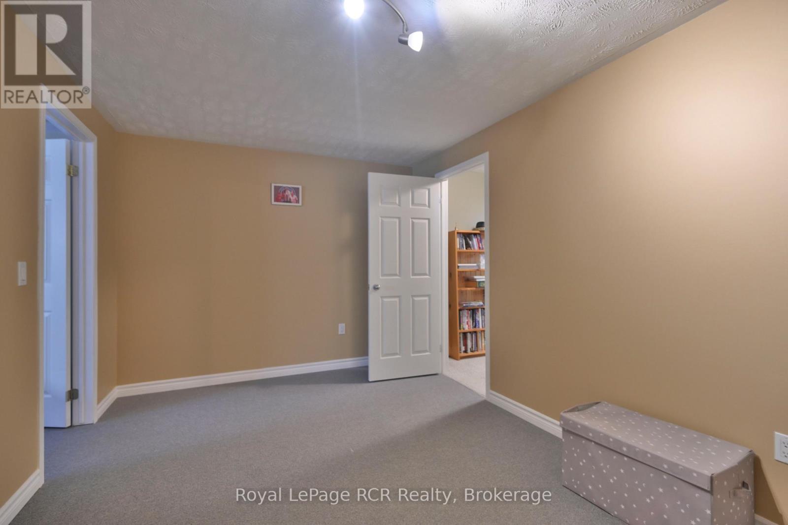 444 GRANDVIEW ROAD - 18