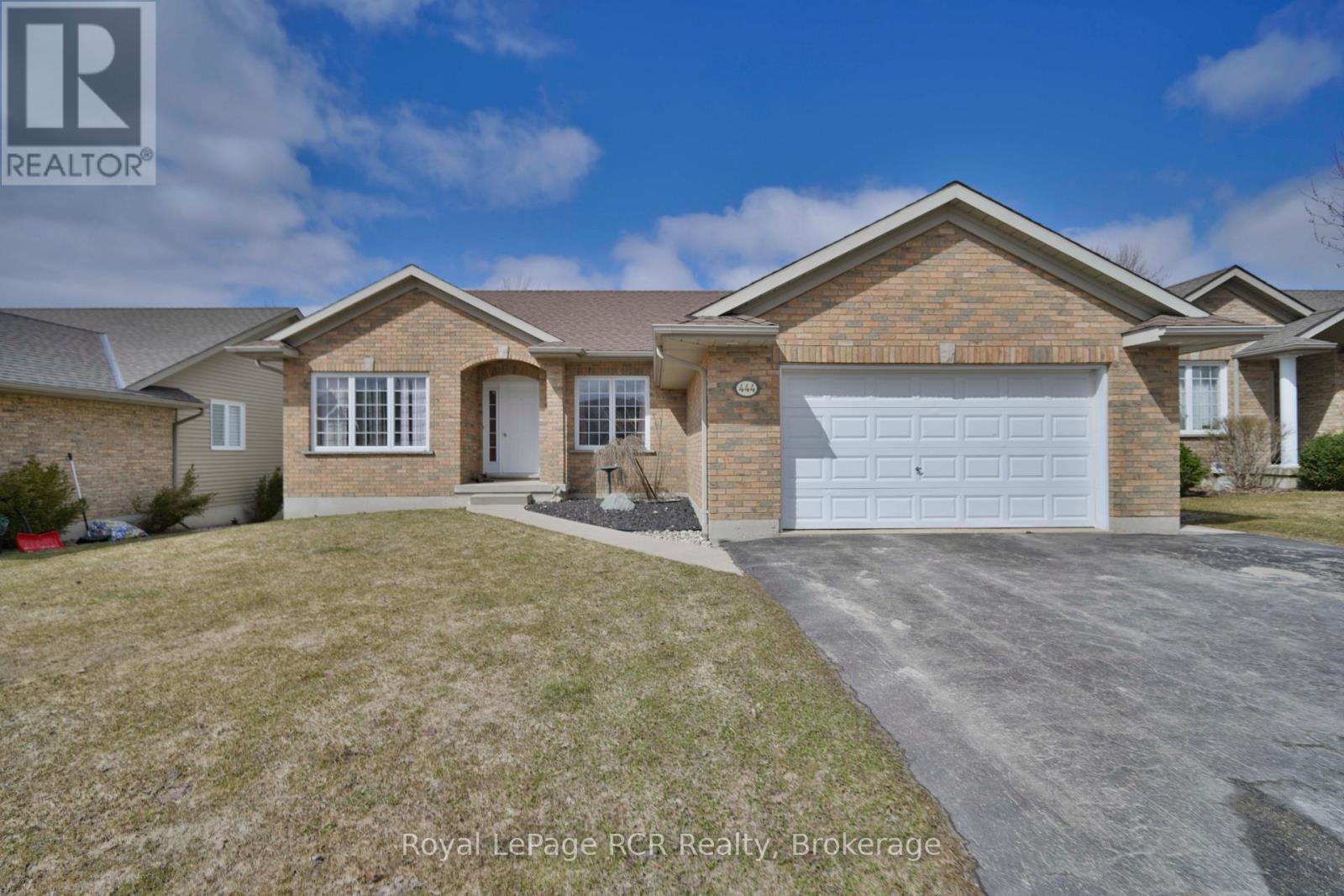 444 GRANDVIEW ROAD - 2