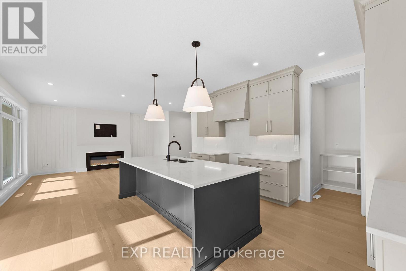 6875 HEATHWOODS AVENUE - 6