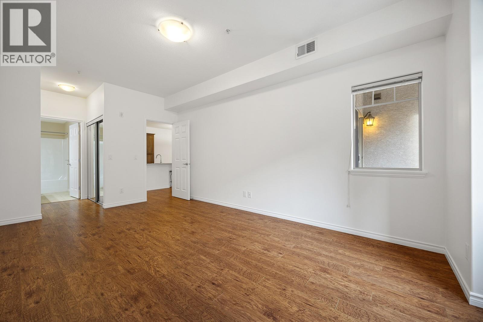 104 1007 Harvey Avenue, Kelowna