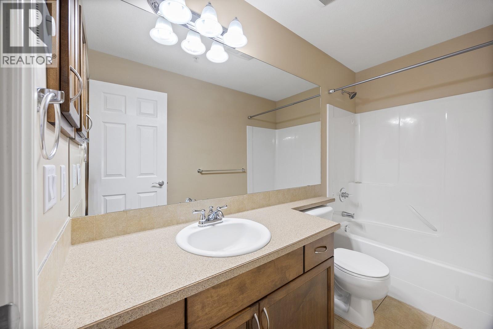 104 1007 Harvey Avenue, Kelowna