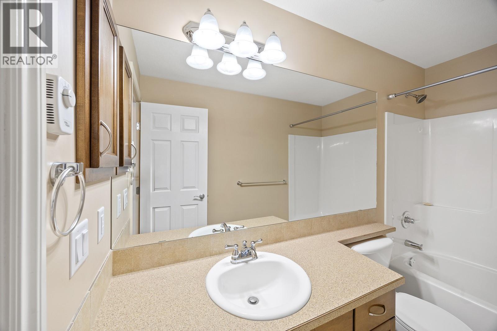 104 1007 Harvey Avenue, Kelowna