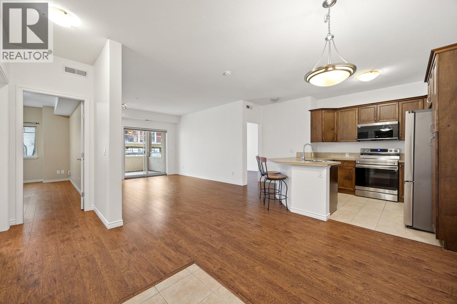 104 1007 Harvey Avenue, Kelowna