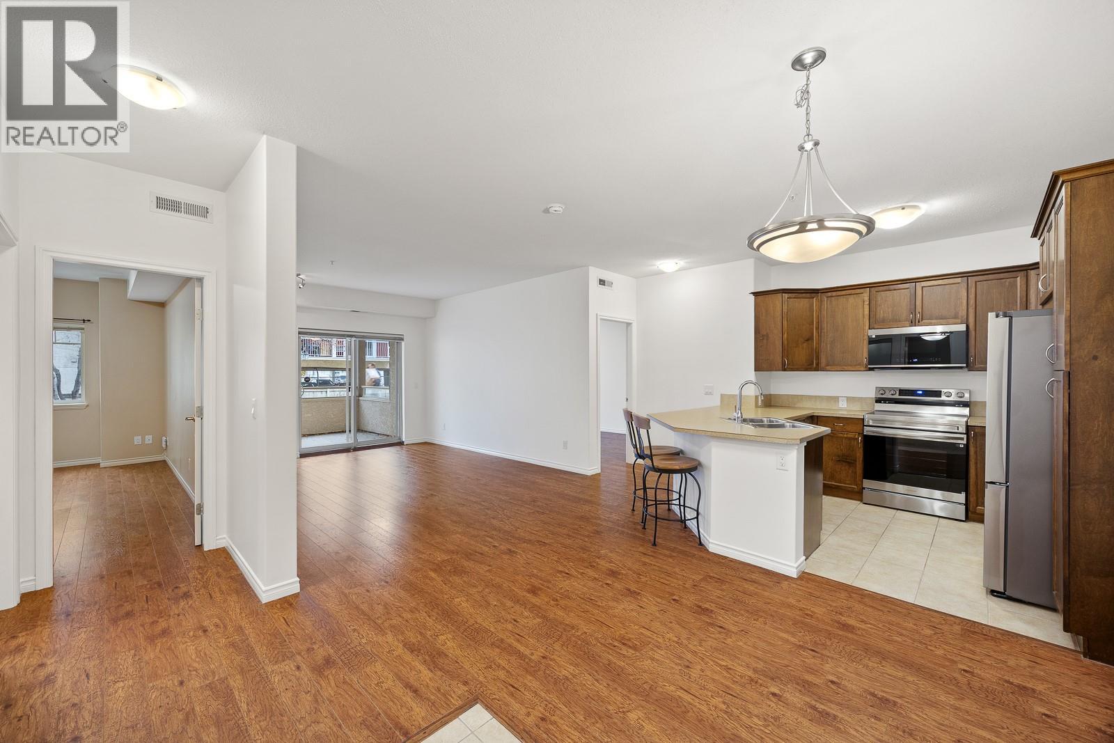 104 1007 Harvey Avenue, Kelowna