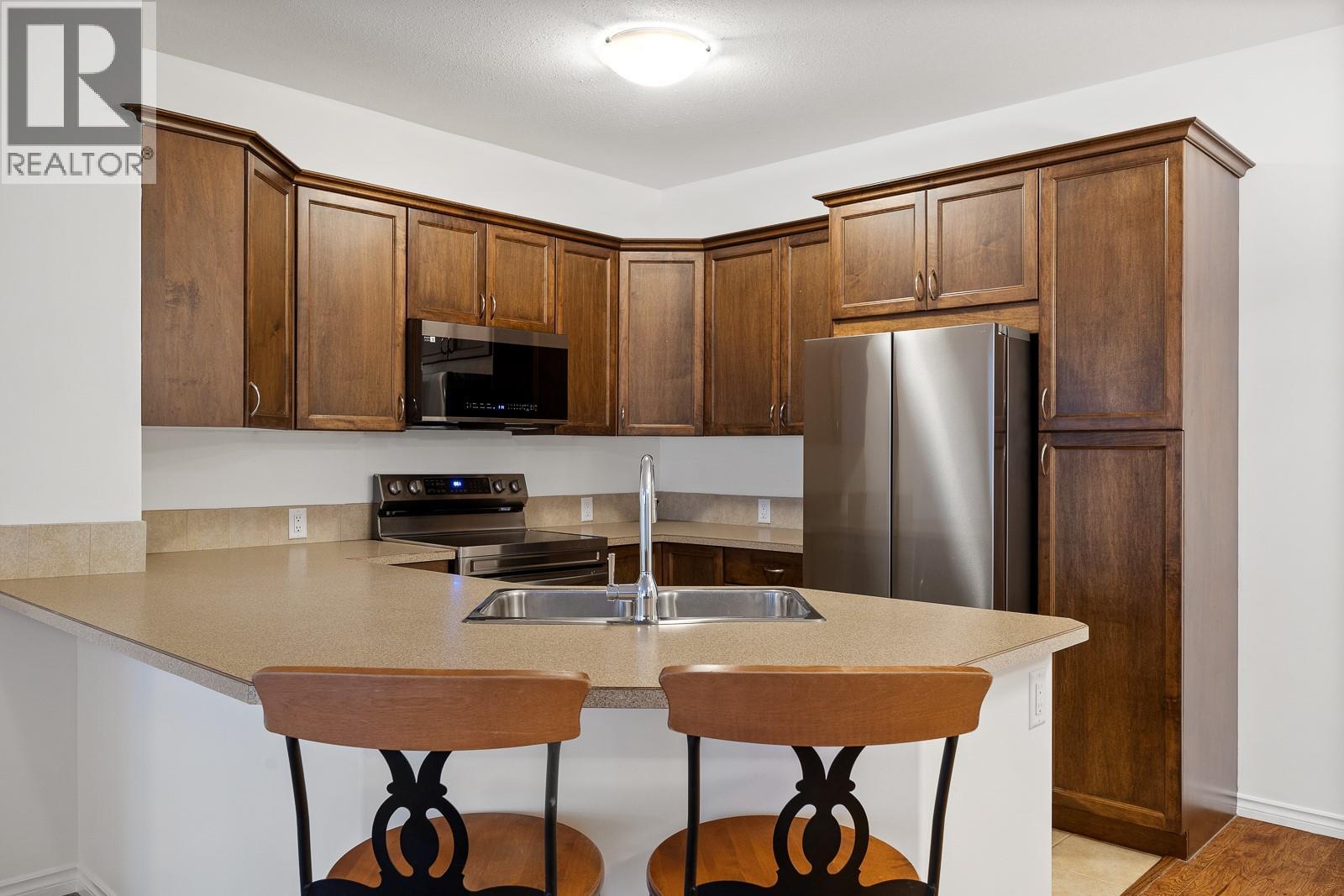 104 1007 Harvey Avenue, Kelowna