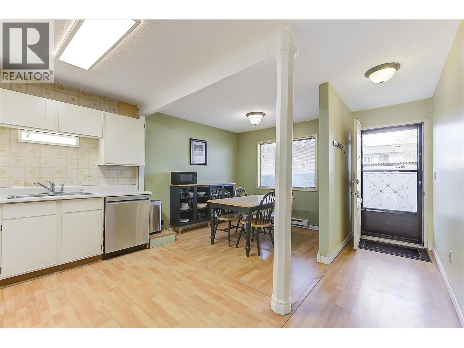 102 215 Mills Road, Kelowna