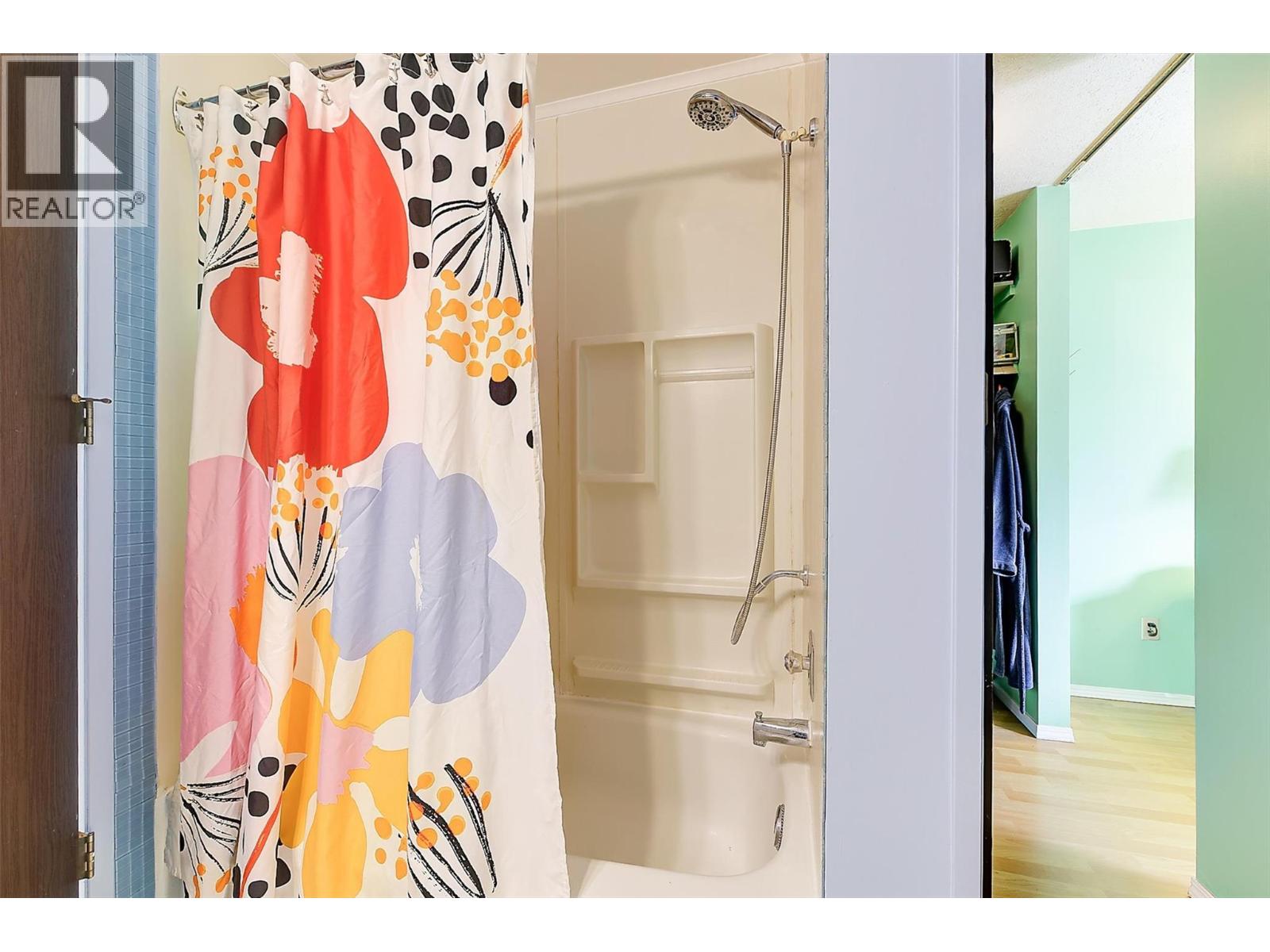 102 215 Mills Road, Kelowna