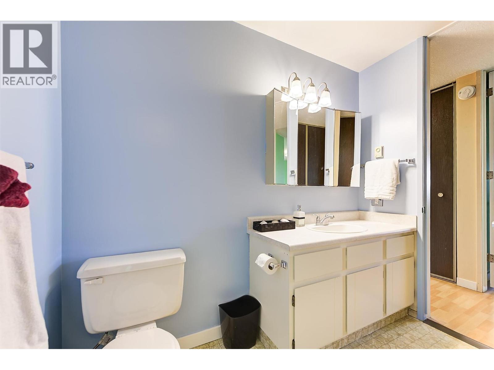 102 215 Mills Road, Kelowna