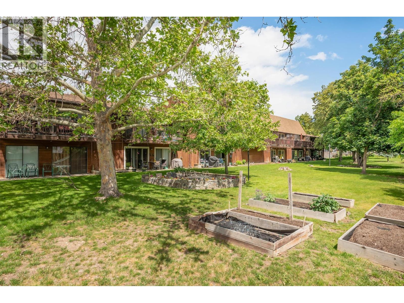 102 215 Mills Road, Kelowna