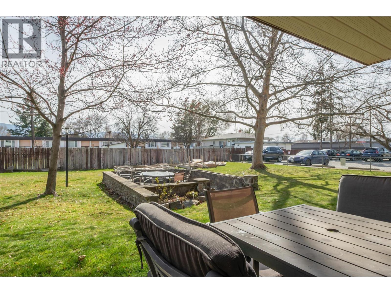 102 215 Mills Road, Kelowna