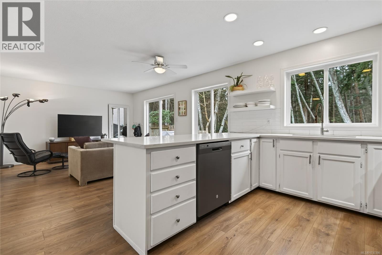 1623 HOBSON AVE - 12