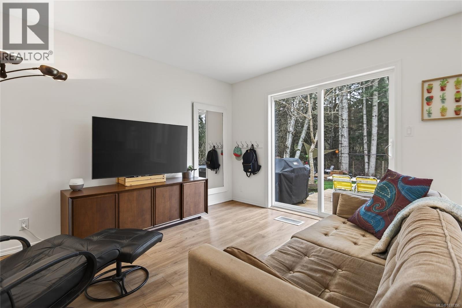 1623 HOBSON AVE - 16