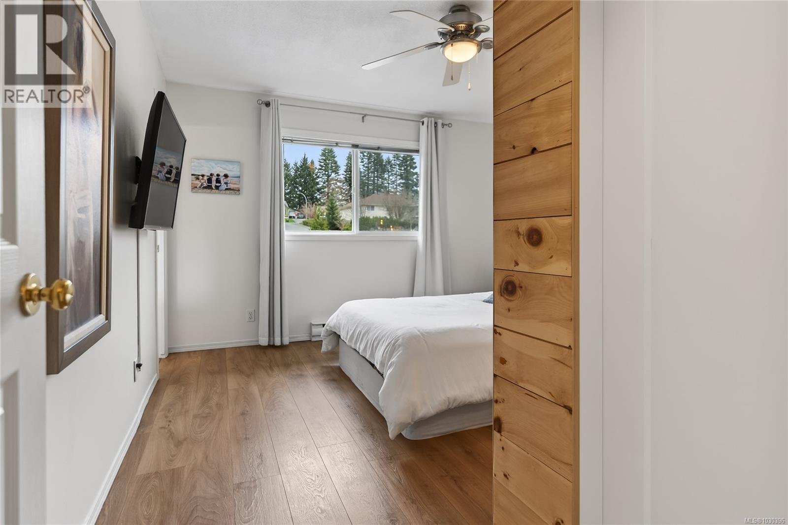 1623 HOBSON AVE - 35