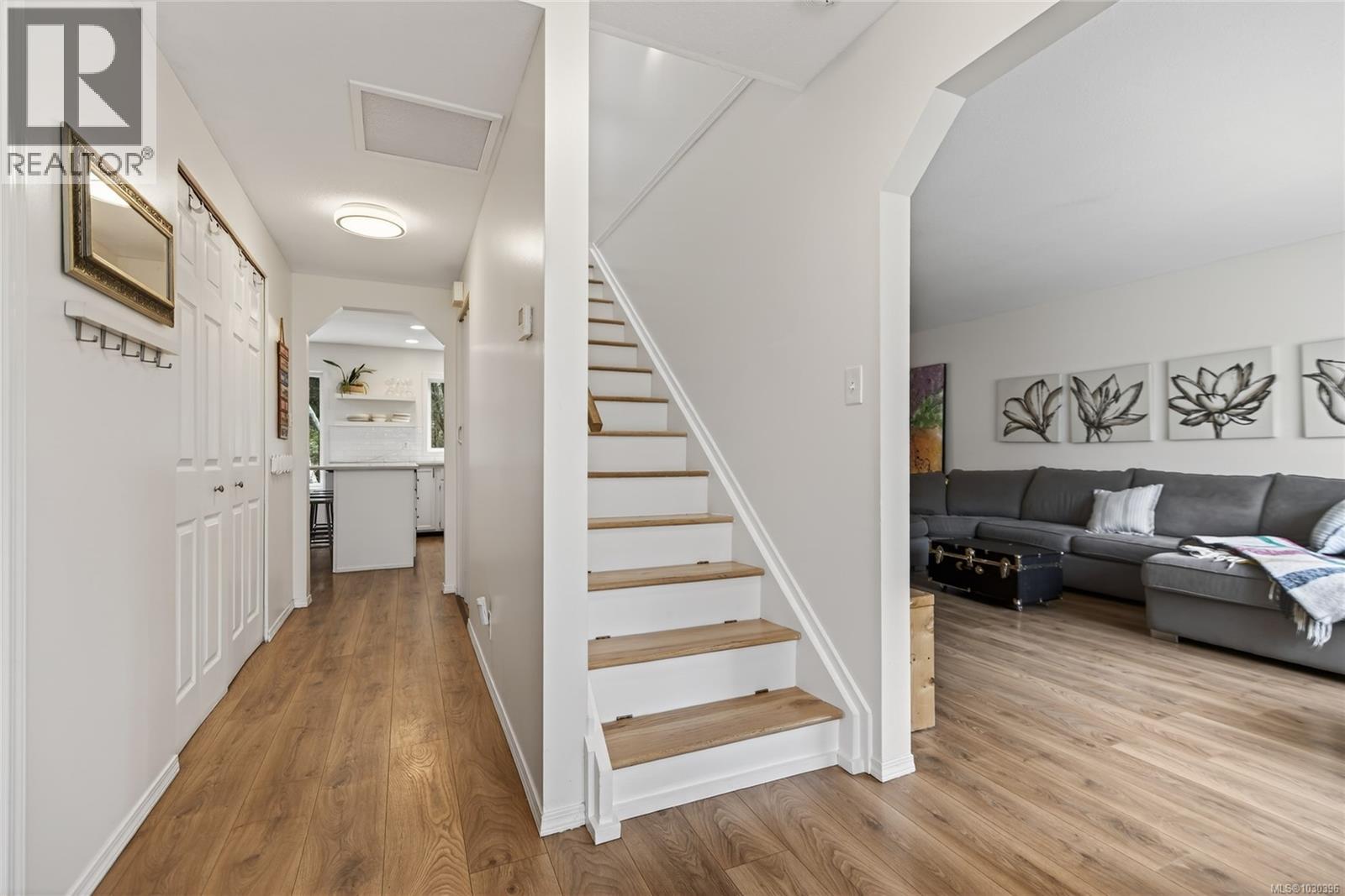 1623 HOBSON AVE - 24