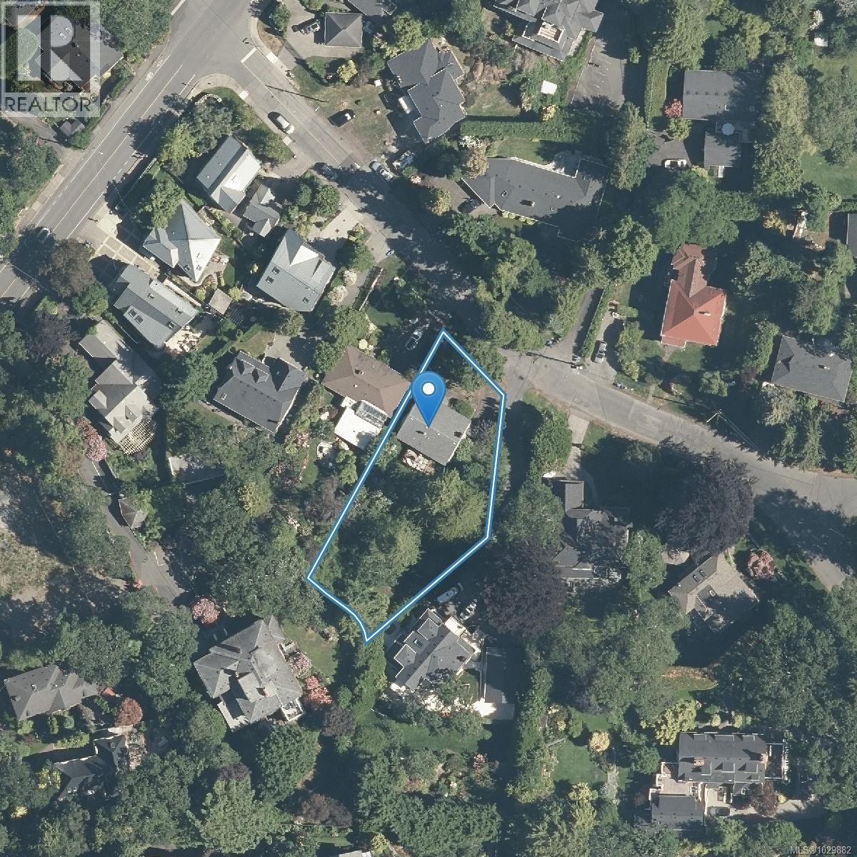 2015 RUNNYMEDE AVE - 58