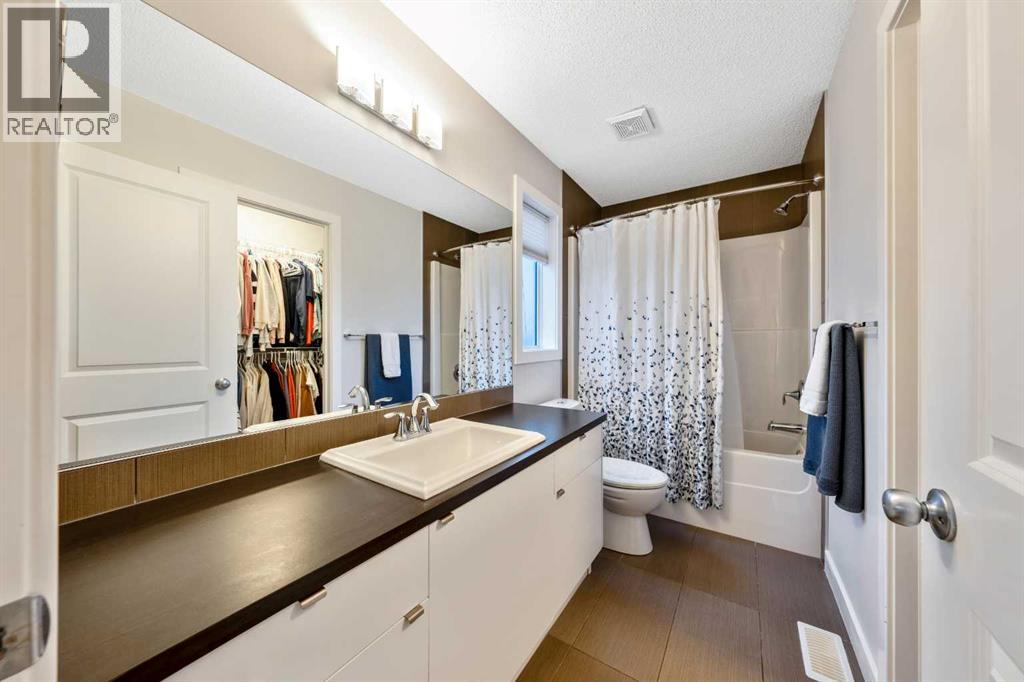 Single Family House for Sale in  Elgin Meadows Way SE McKenzie Towne Calgary 