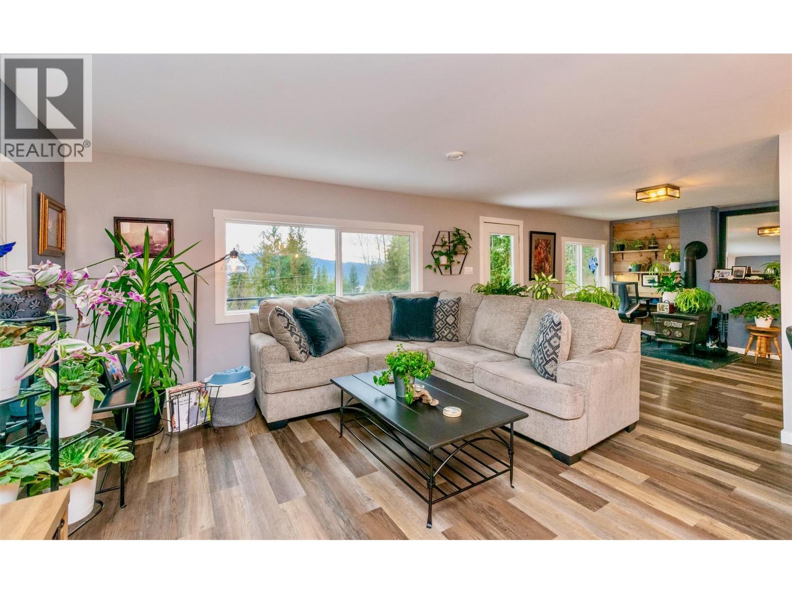 7519 Anglemont Drive, Anglemont