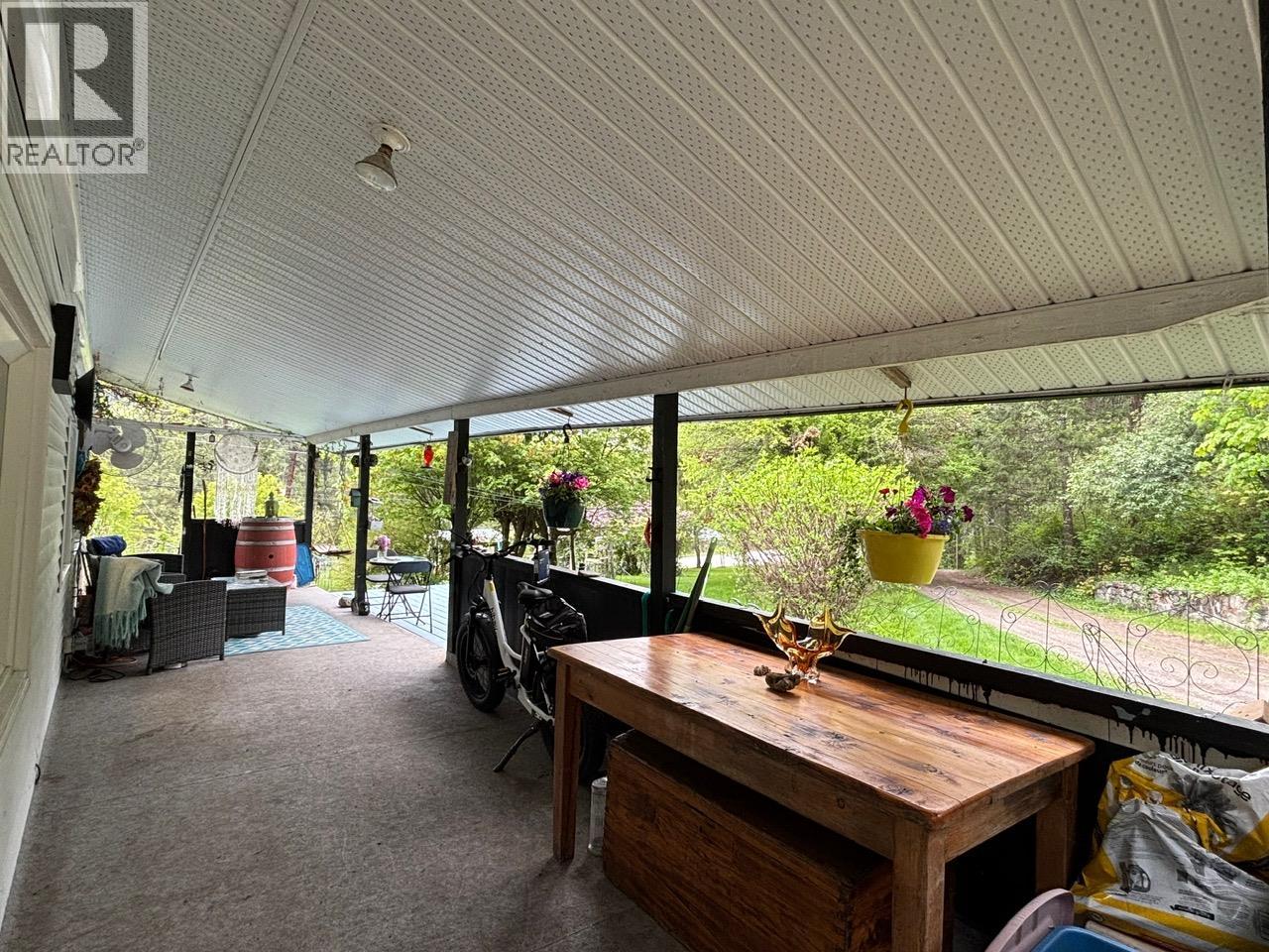 3900 Highway 3, Rock Creek