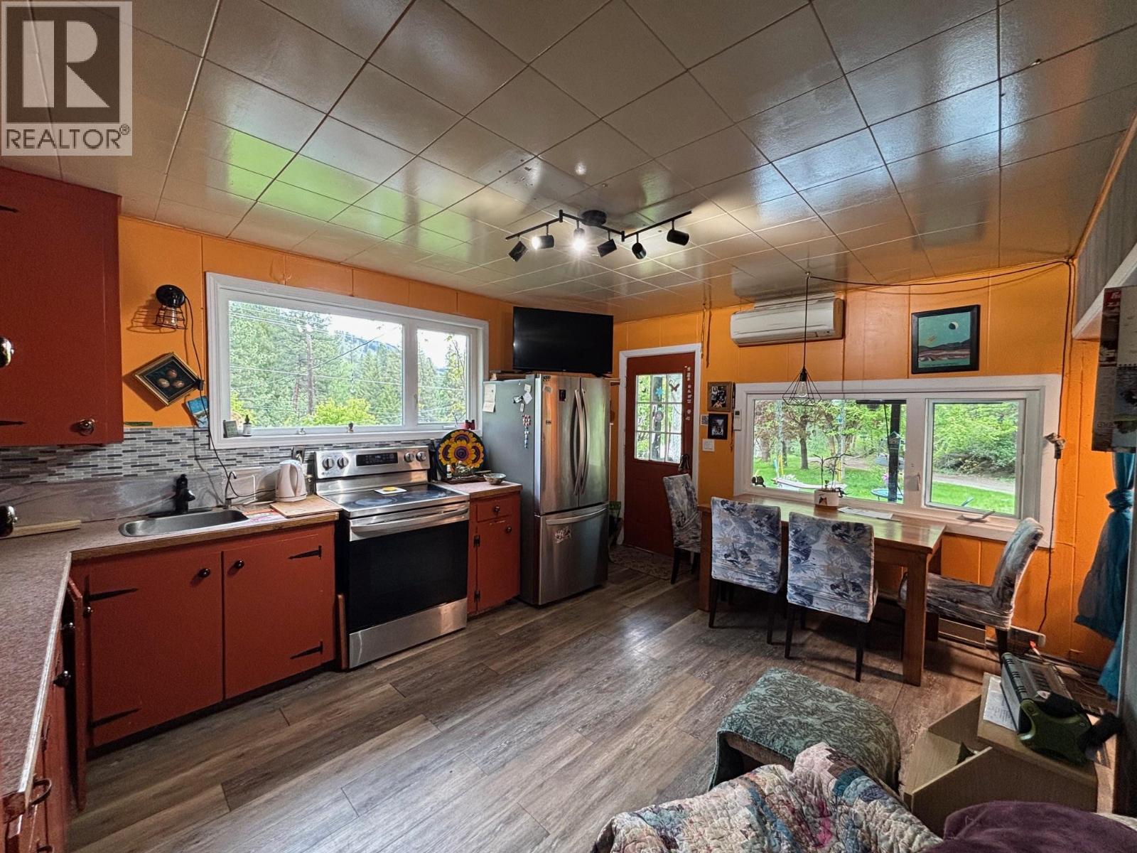 3900 Highway 3, Rock Creek