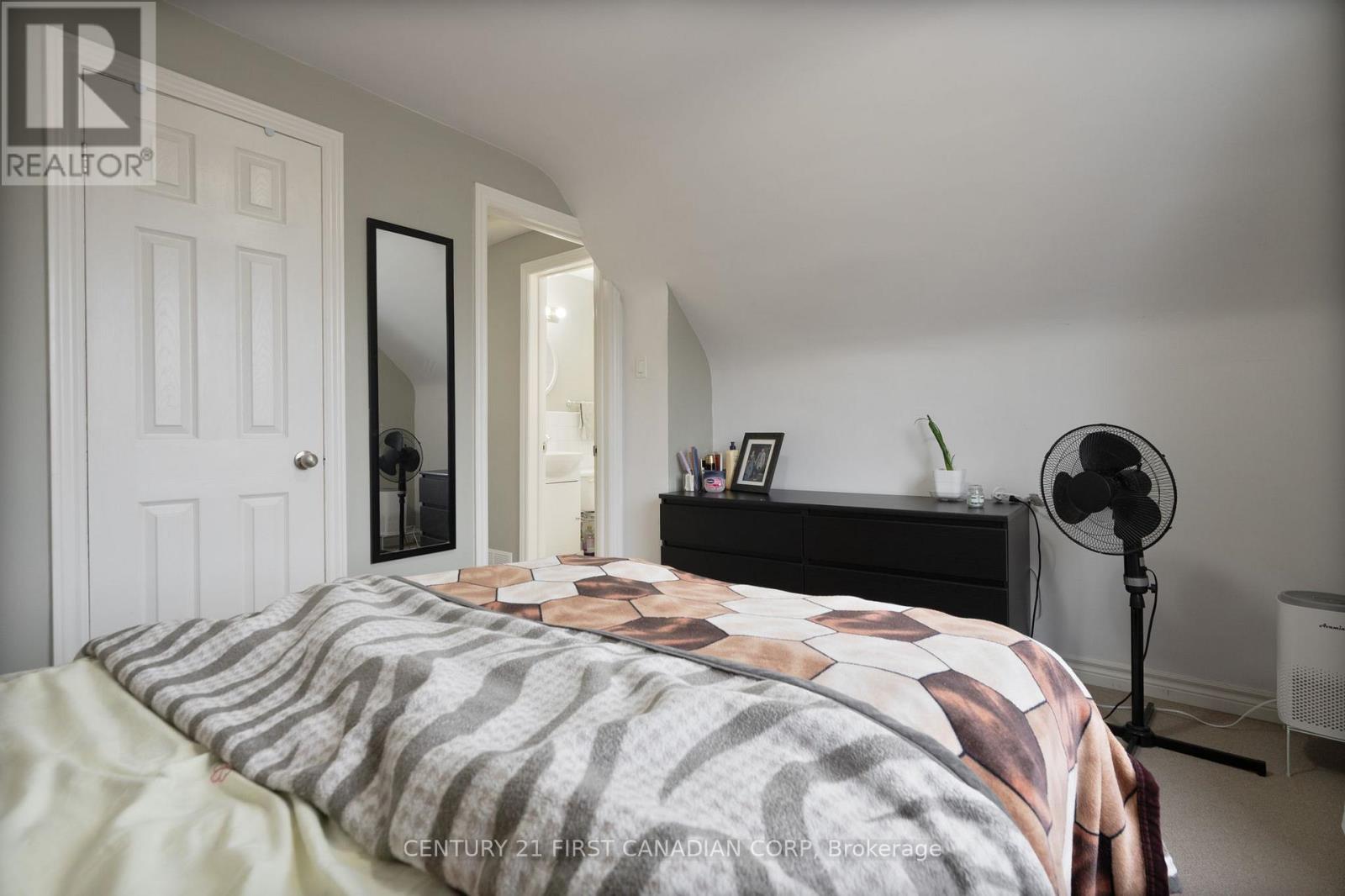 321 SPRUCE STREET - 16