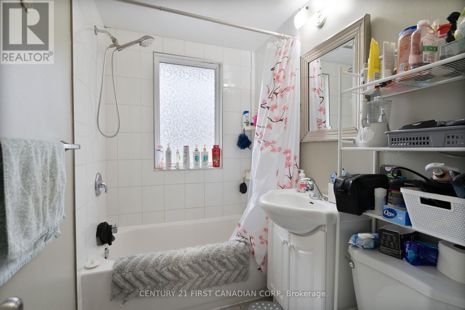 321 SPRUCE STREET - 23
