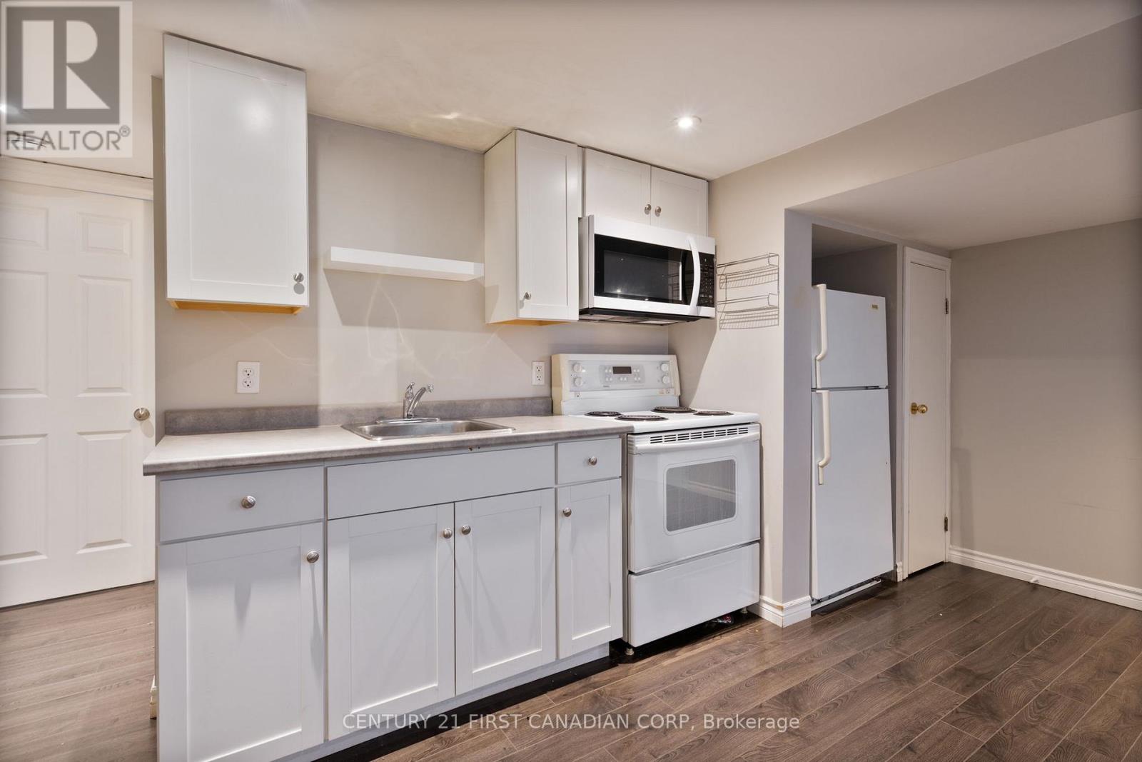 321 SPRUCE STREET - 31