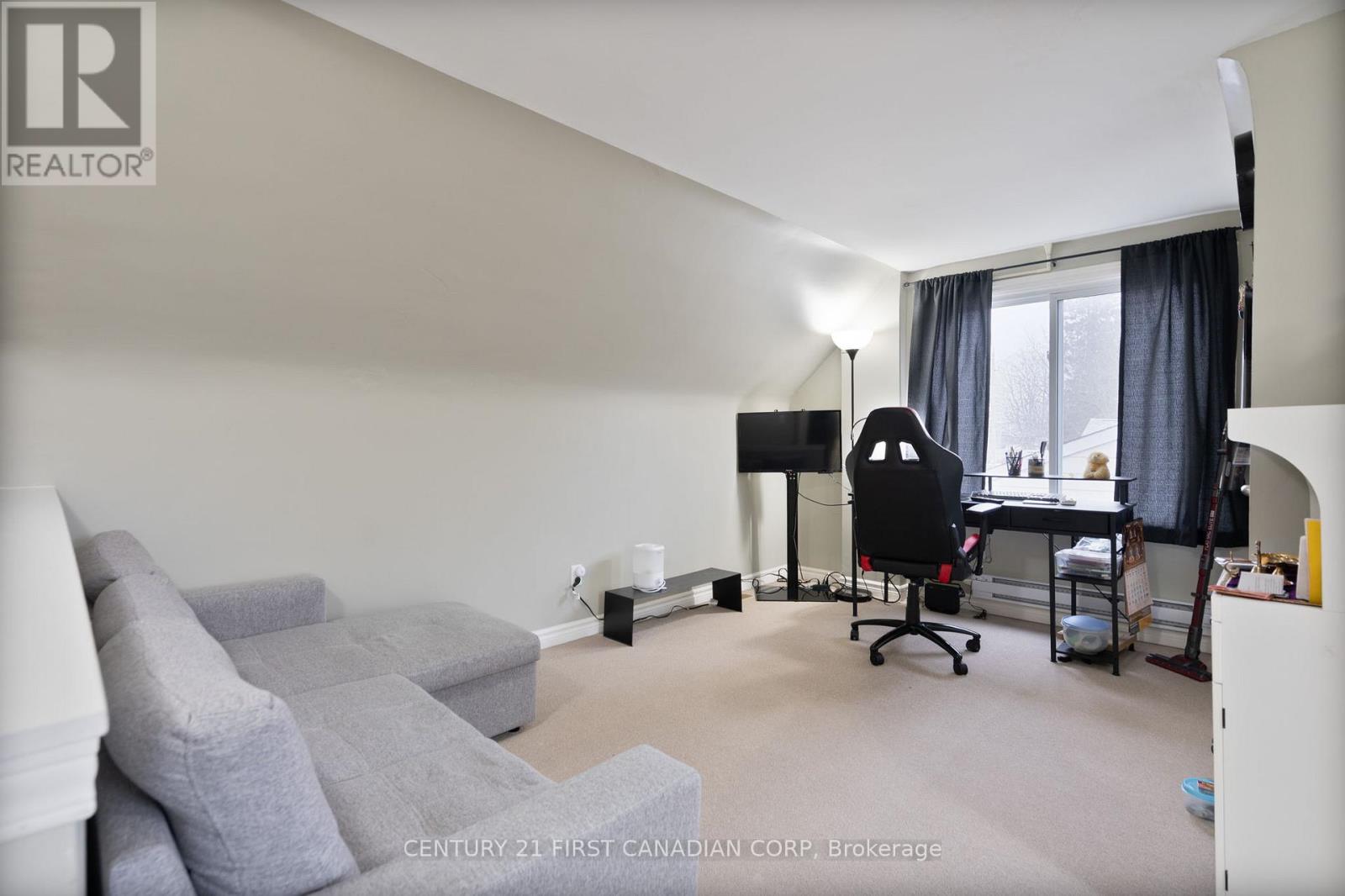 321 SPRUCE STREET - 6