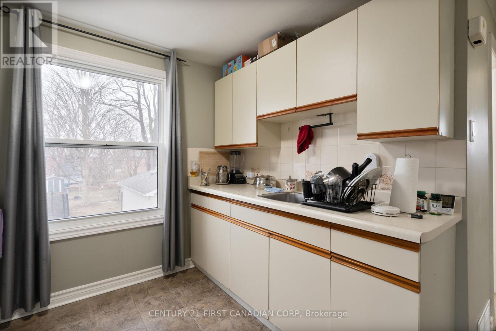 321 SPRUCE STREET - 9