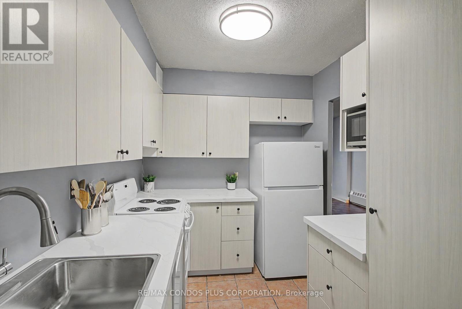 #208 5949 YONGE STREET W - 15