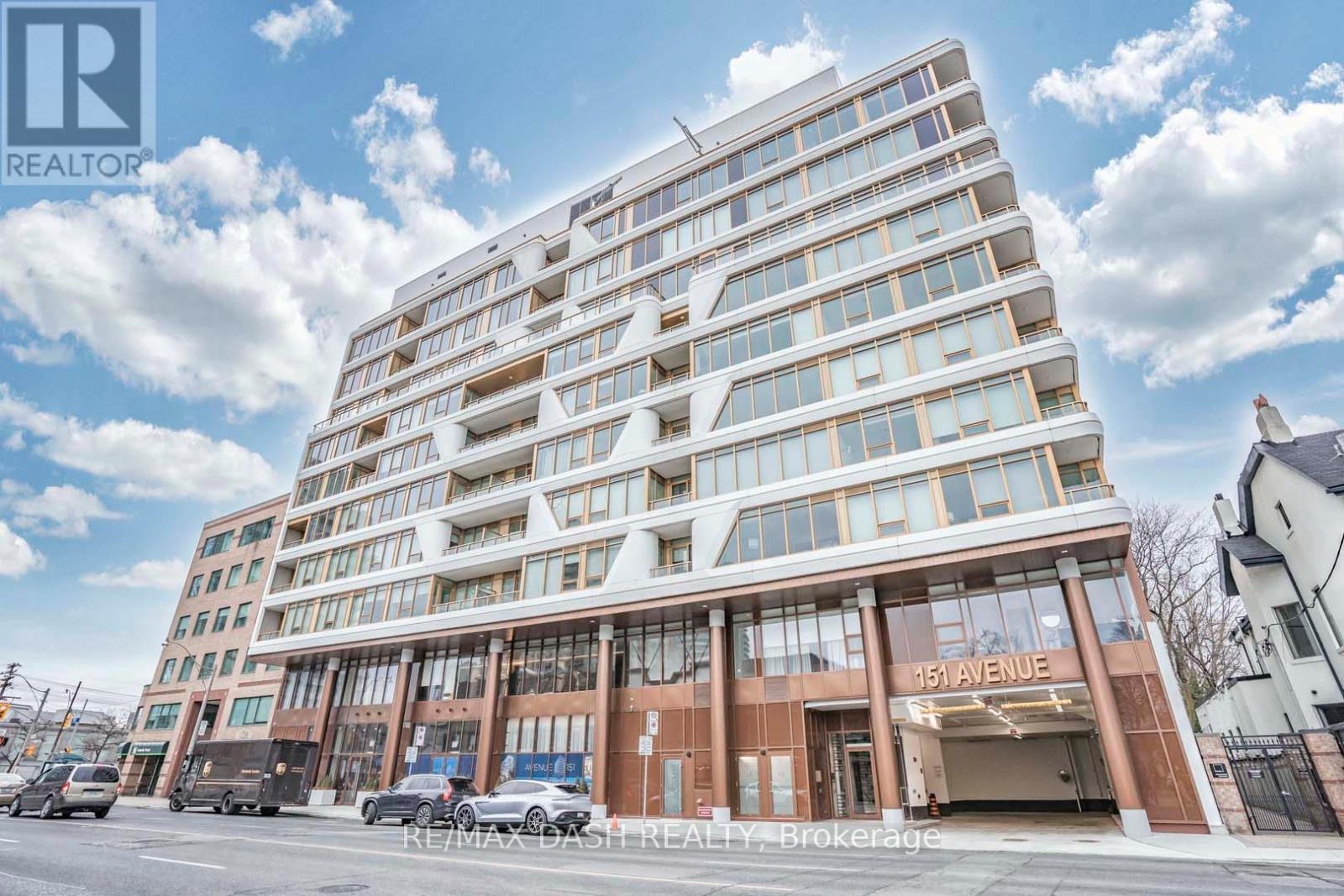 #205 151 AVENUE ROAD - 1
