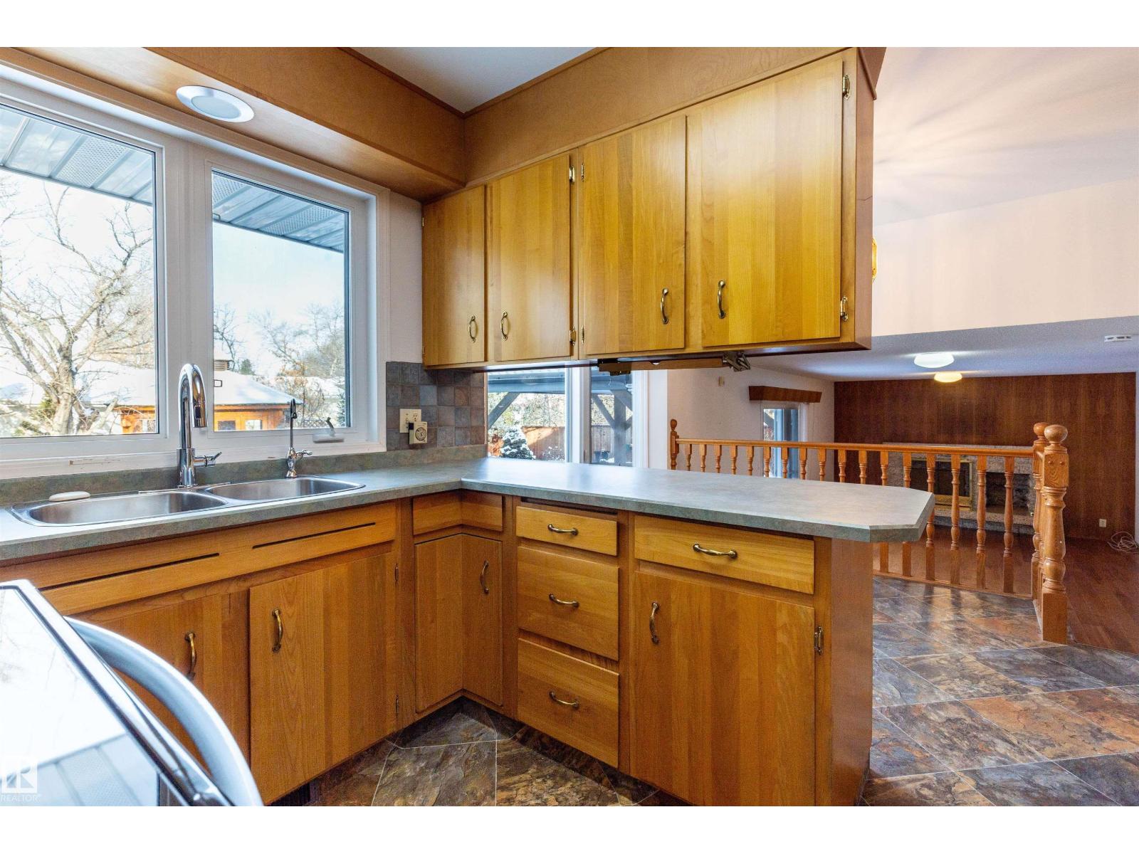 7716 157 ST NW, Edmonton